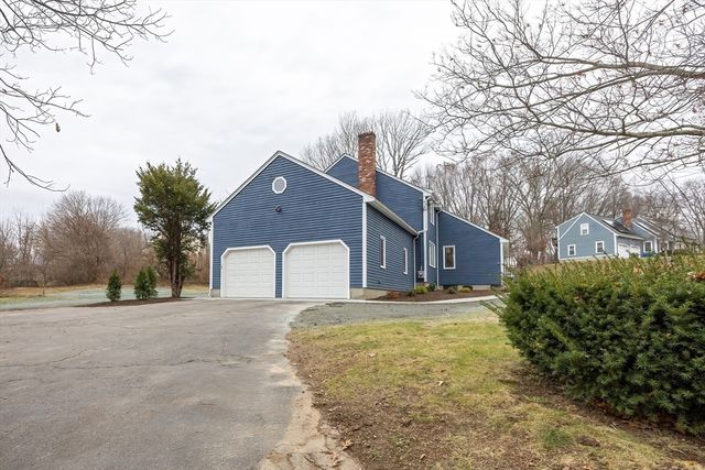 57 Milk St, Blackstone, MA 01504