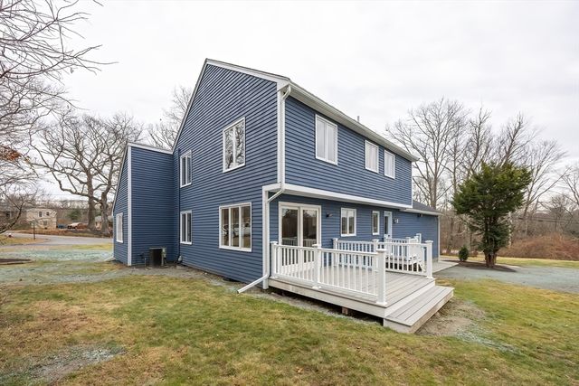 57 Milk St, Blackstone, MA 01504