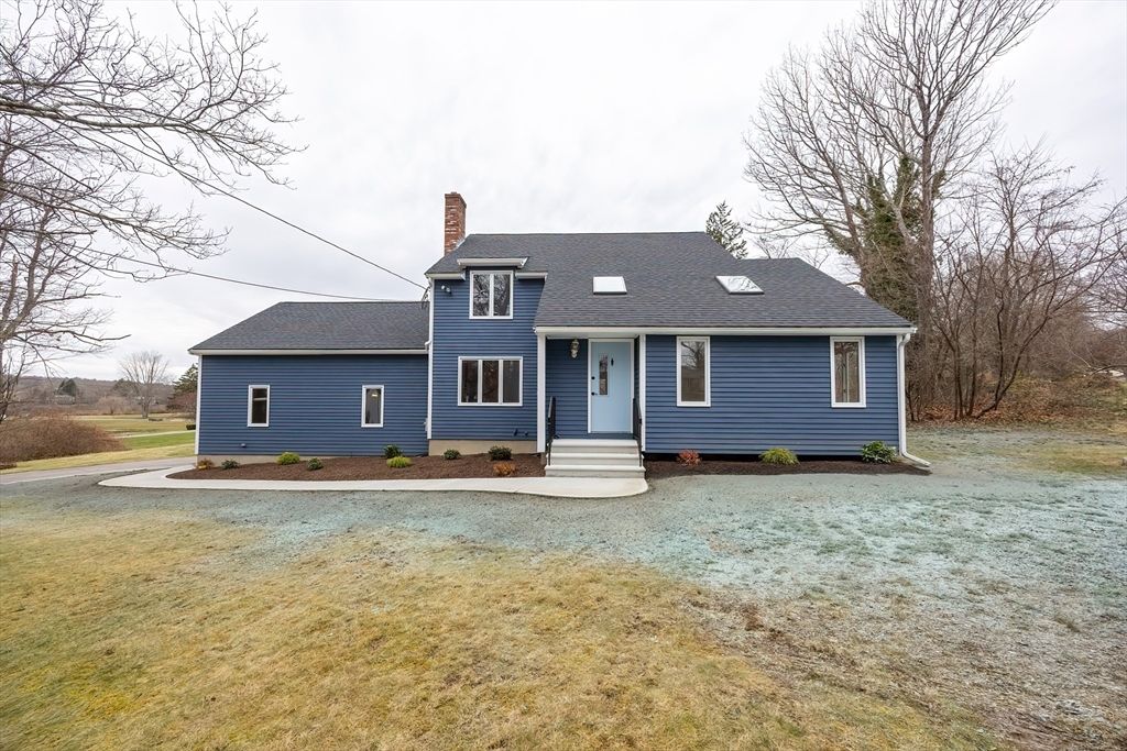 57 Milk St, Blackstone, MA 01504