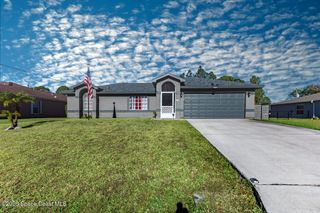 1117 Sapphire Street SE, Palm Bay, FL 32909