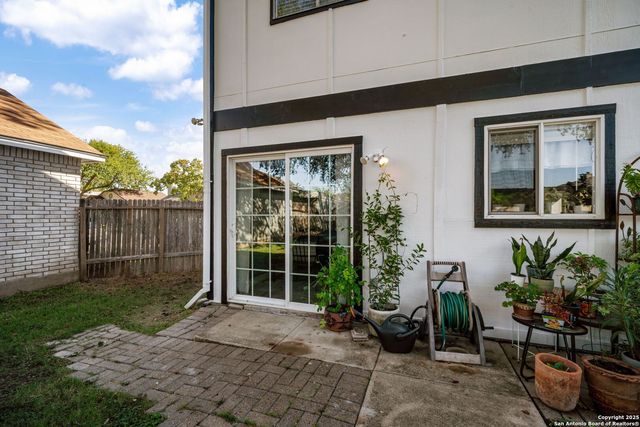 764 Garden Meadow, Universal City, TX 78148