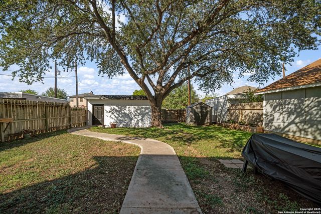 764 Garden Meadow, Universal City, TX 78148