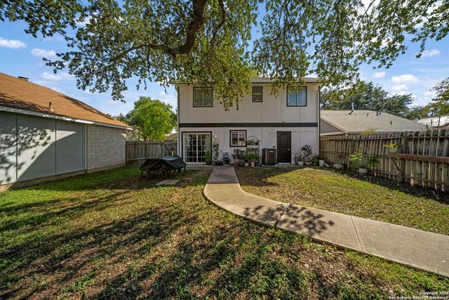 764 Garden Meadow, Universal City, TX 78148