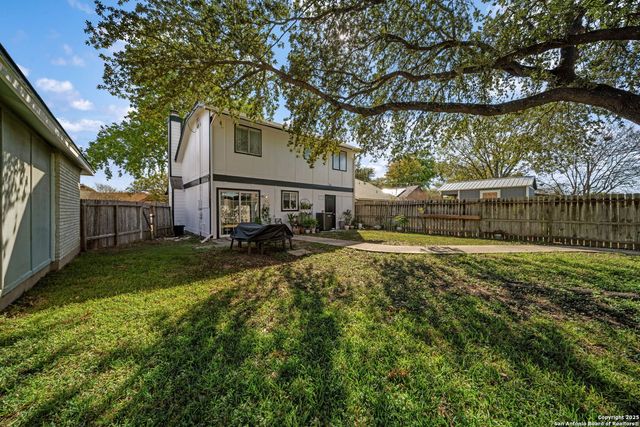 764 Garden Meadow, Universal City, TX 78148