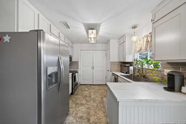 764 Garden Meadow, Universal City, TX 78148