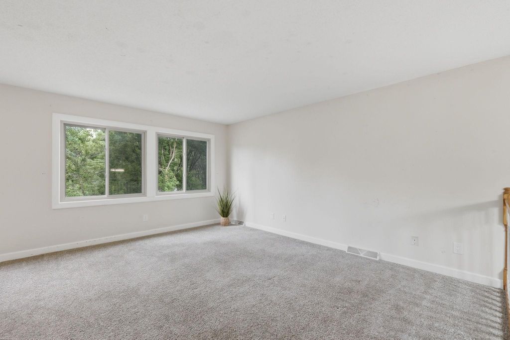 4250 Thornhill Lane, Vadnais Heights, MN 55127 — photo 5