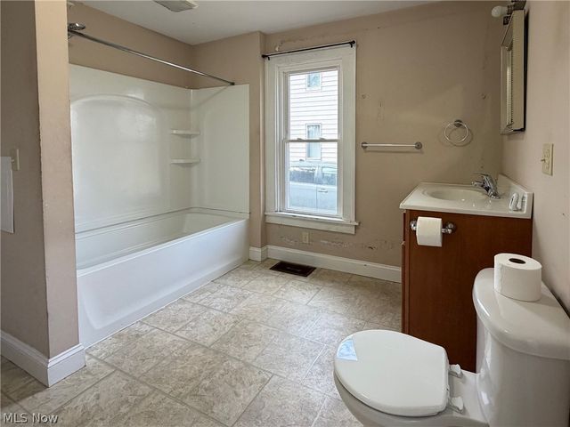 45 Summit Avenue, Niles, OH 44446