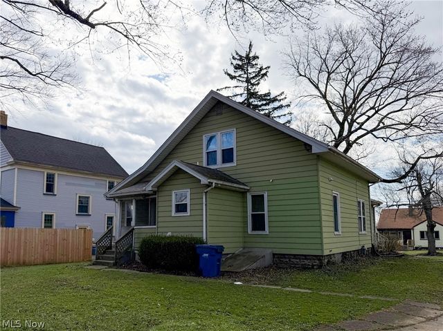 45 Summit Avenue, Niles, OH 44446
