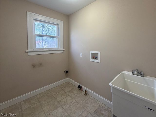 45 Summit Avenue, Niles, OH 44446