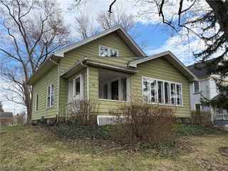 45 Summit Avenue, Niles, OH 44446