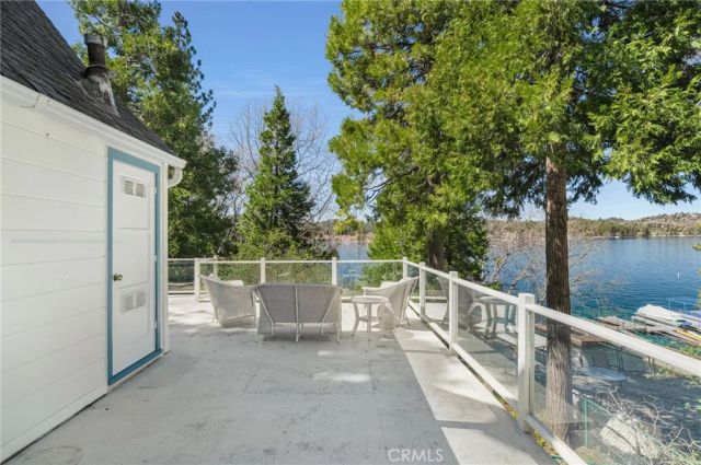 244 John Muir, Lake Arrowhead, CA 92352