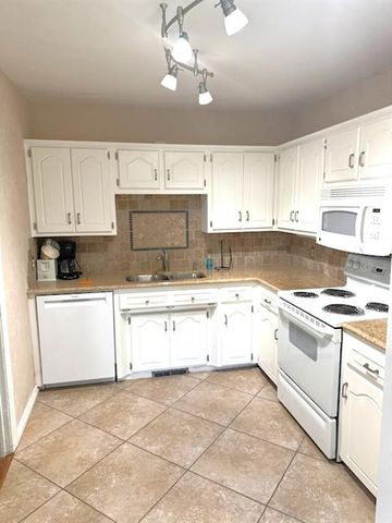1114 Lombardy Road, Oklahoma City, OK 73118