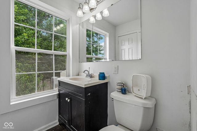 8033 Wysong Drive, Indianapolis, IN 46219