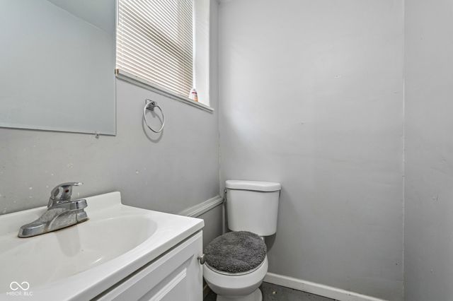 8033 Wysong Drive, Indianapolis, IN 46219