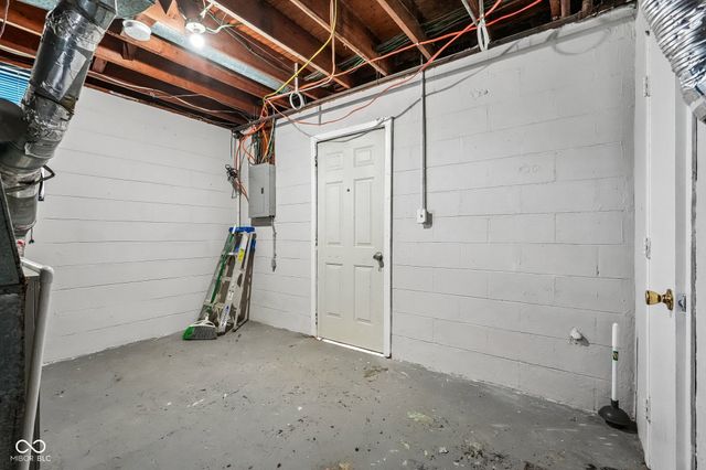 8033 Wysong Drive, Indianapolis, IN 46219