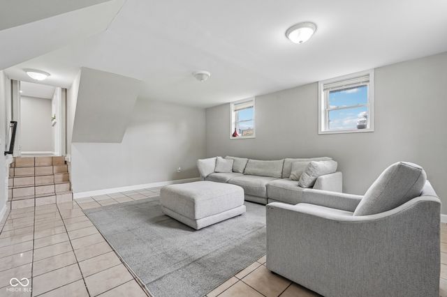 8033 Wysong Drive, Indianapolis, IN 46219