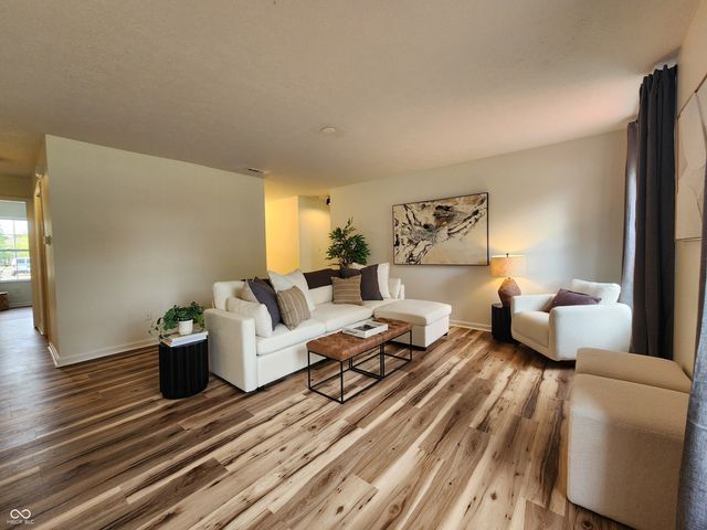 6815 W Odessa Way, Mccordsville, IN 46055