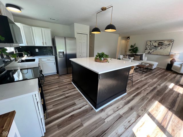 6815 W Odessa Way, Mccordsville, IN 46055