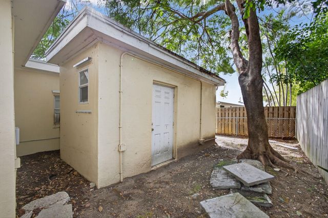 1901 Redbank Road, North Palm Beach, FL 33408