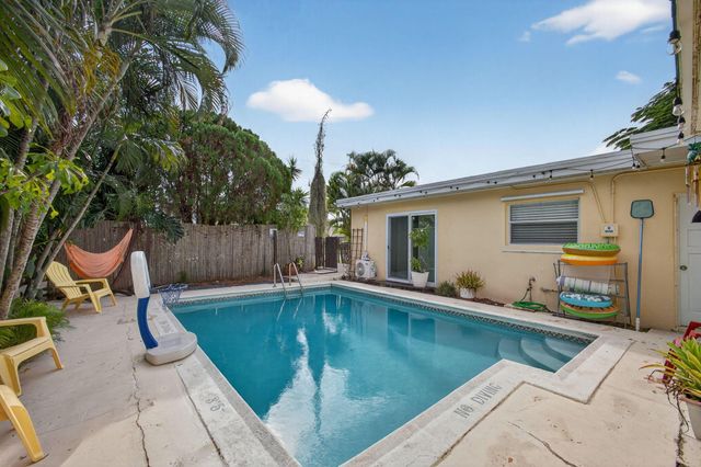 1901 Redbank Road, North Palm Beach, FL 33408