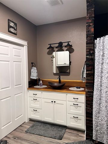 427 Paffen RD, Paige, TX 78659