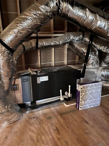 427 Paffen RD, Paige, TX 78659