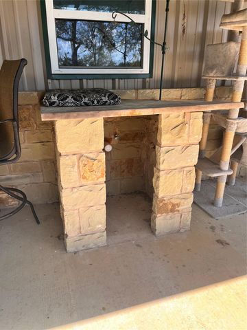 427 Paffen RD, Paige, TX 78659