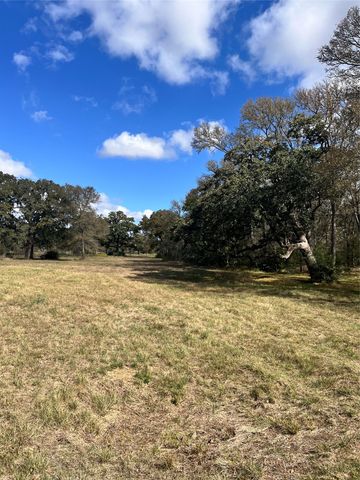 427 Paffen RD, Paige, TX 78659