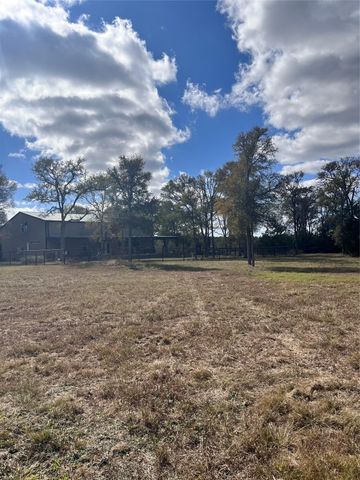 427 Paffen RD, Paige, TX 78659