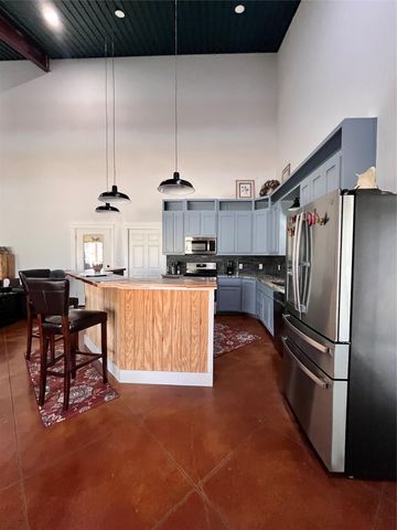 427 Paffen RD, Paige, TX 78659