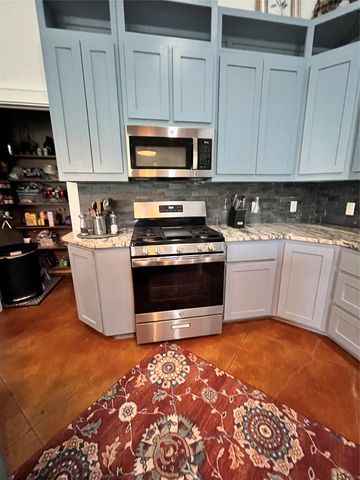 427 Paffen RD, Paige, TX 78659