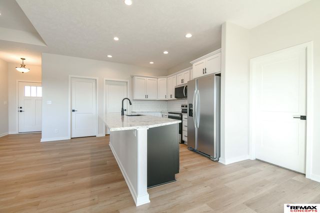 9500 Delano Drive, Lincoln, NE 68516