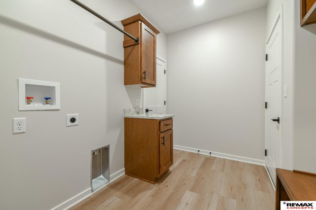 9500 Delano Drive, Lincoln, NE 68516