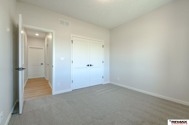 9500 Delano Drive, Lincoln, NE 68516