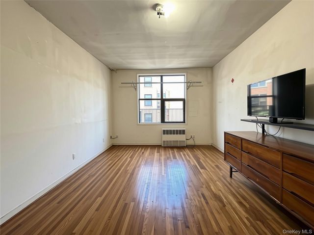 91-15 Lamont Avenue 7J, Elmhurst, NY 11373