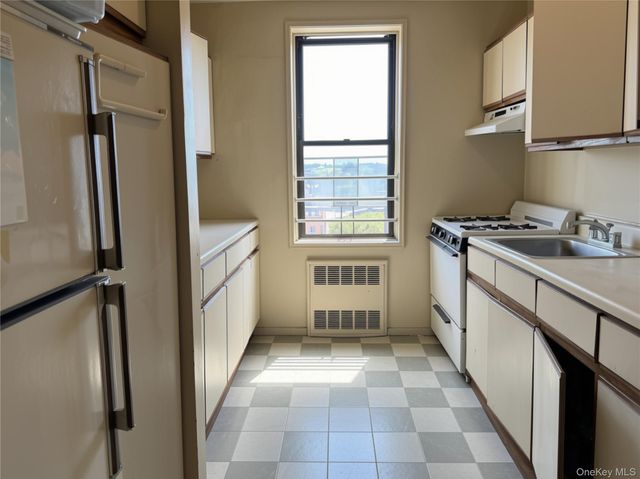 91-15 Lamont Avenue 7J, Elmhurst, NY 11373