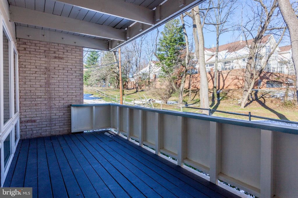142 BIRCH ST #B6, Falls Church, VA 22046