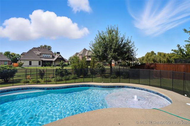 13230 S 66th East Place E, Bixby, OK 74008