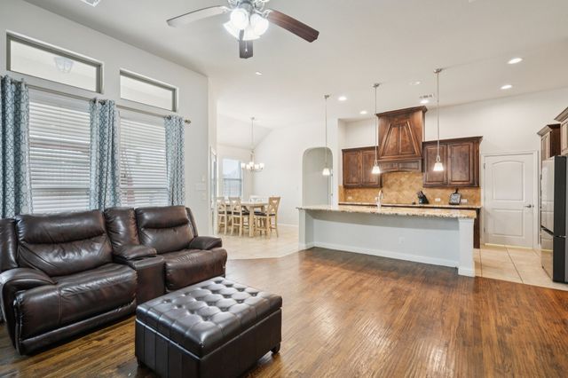 453 Lake Park Drive, Midlothian, TX 76065