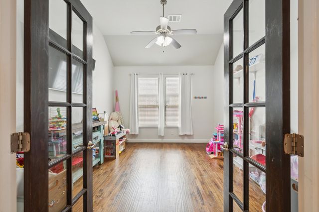 453 Lake Park Drive, Midlothian, TX 76065