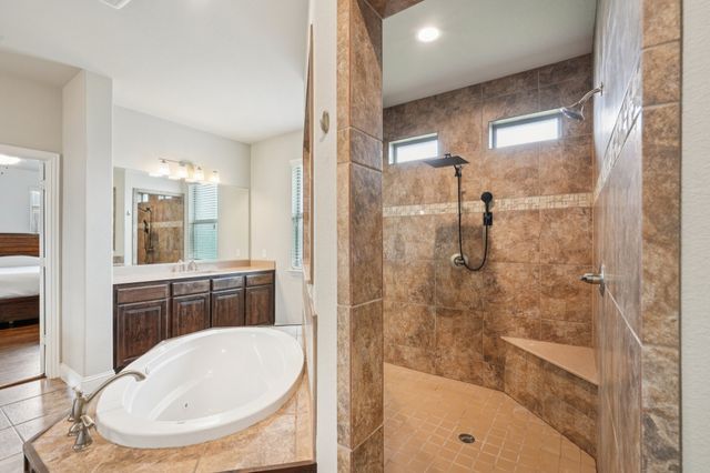 453 Lake Park Drive, Midlothian, TX 76065