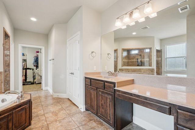 453 Lake Park Drive, Midlothian, TX 76065