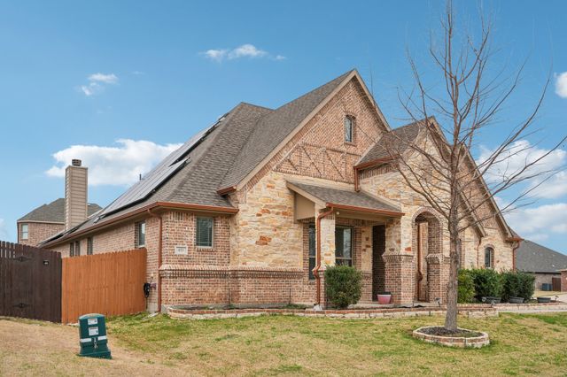 453 Lake Park Drive, Midlothian, TX 76065