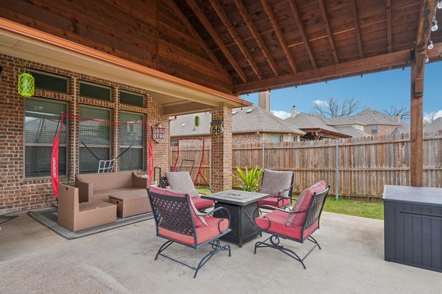 453 Lake Park Drive, Midlothian, TX 76065