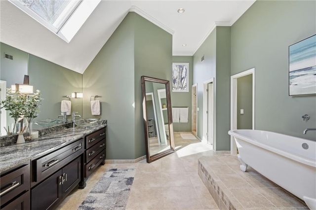 11512 Noland Street, Overland Park, KS 66210