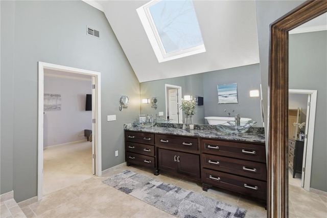 11512 Noland Street, Overland Park, KS 66210