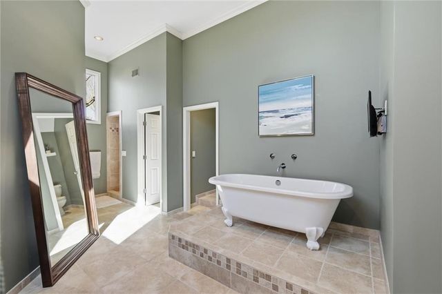 11512 Noland Street, Overland Park, KS 66210