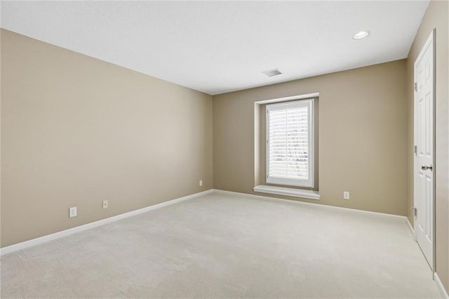 11512 Noland Street, Overland Park, KS 66210