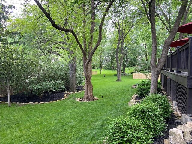 11512 Noland Street, Overland Park, KS 66210