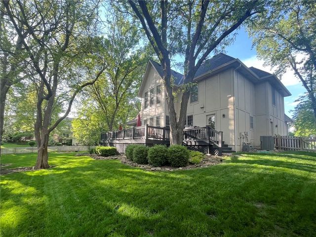11512 Noland Street, Overland Park, KS 66210